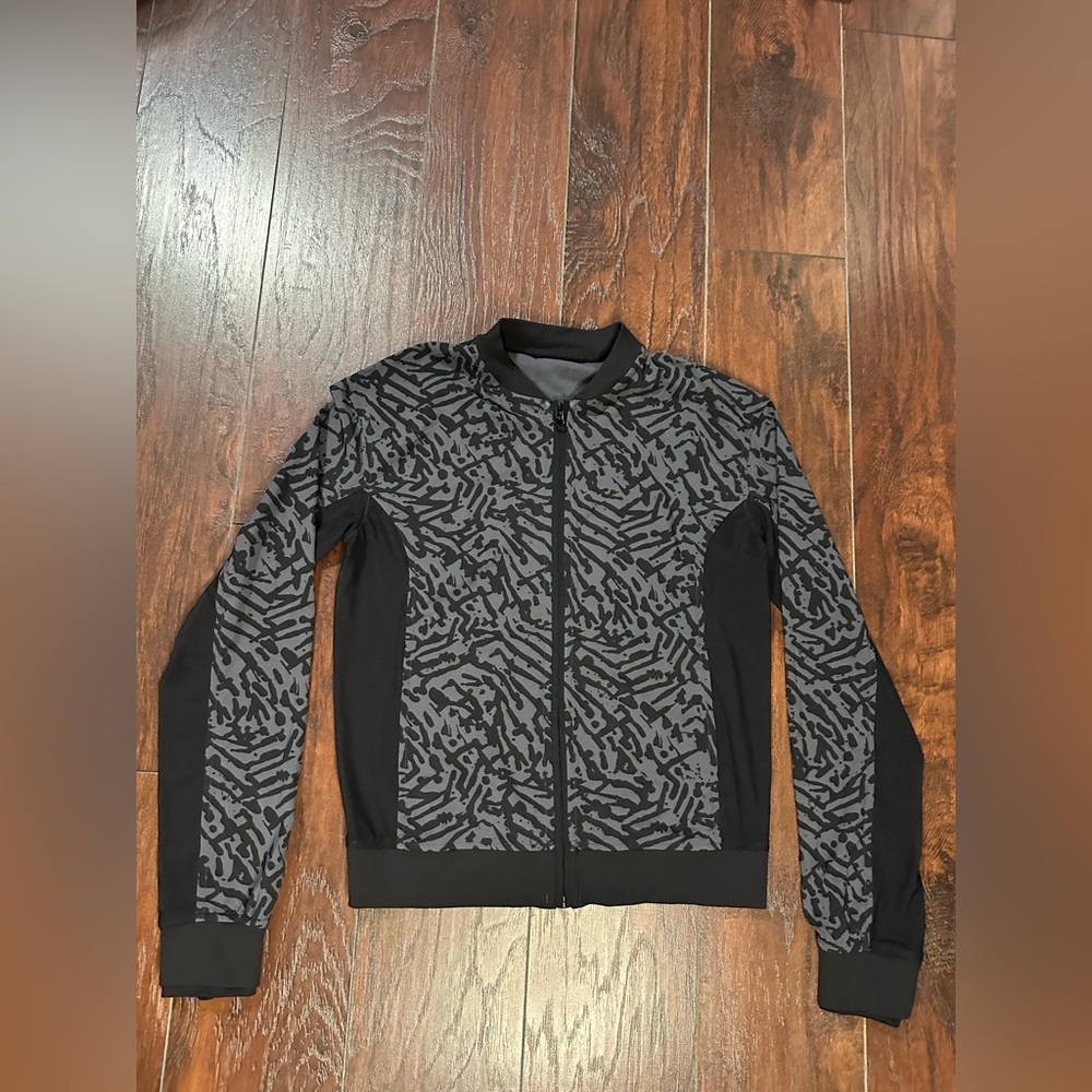 Lululemon Noir Jacket size 6 Biggie Brushed Animal Coal Black / Black